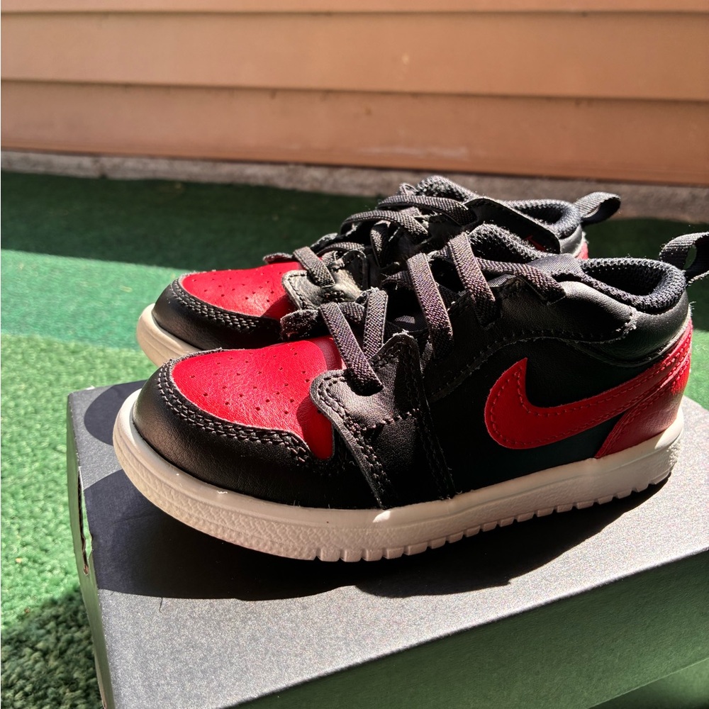Jordan 1 low Alt Kids Black and Red Sneakers